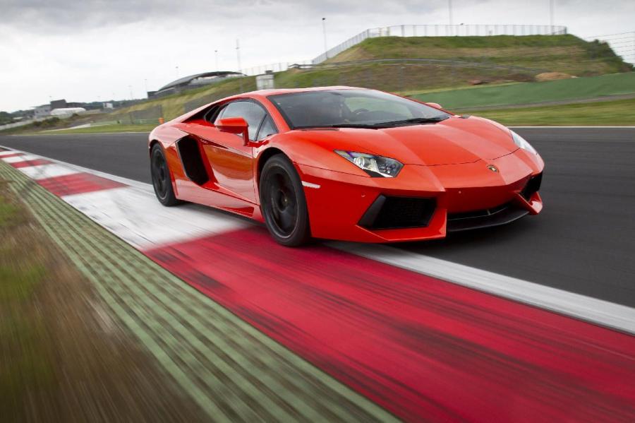  Lamborghini Aventador LP700-4 2011 года  (фото 29 из 204)